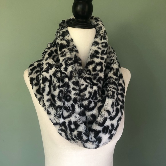 UNBRANDED LEPARD Print Scarf - Picture 1 of 4